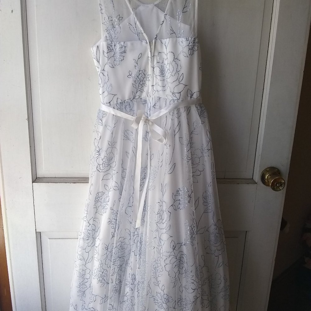Beautiful Formal Gown, Girl's size 14 - Picture 2 of 5